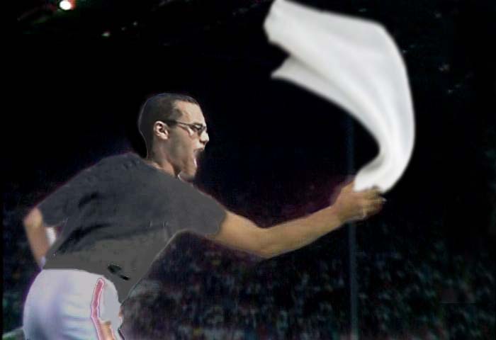 Cliff throws towels to slovenian fans after show